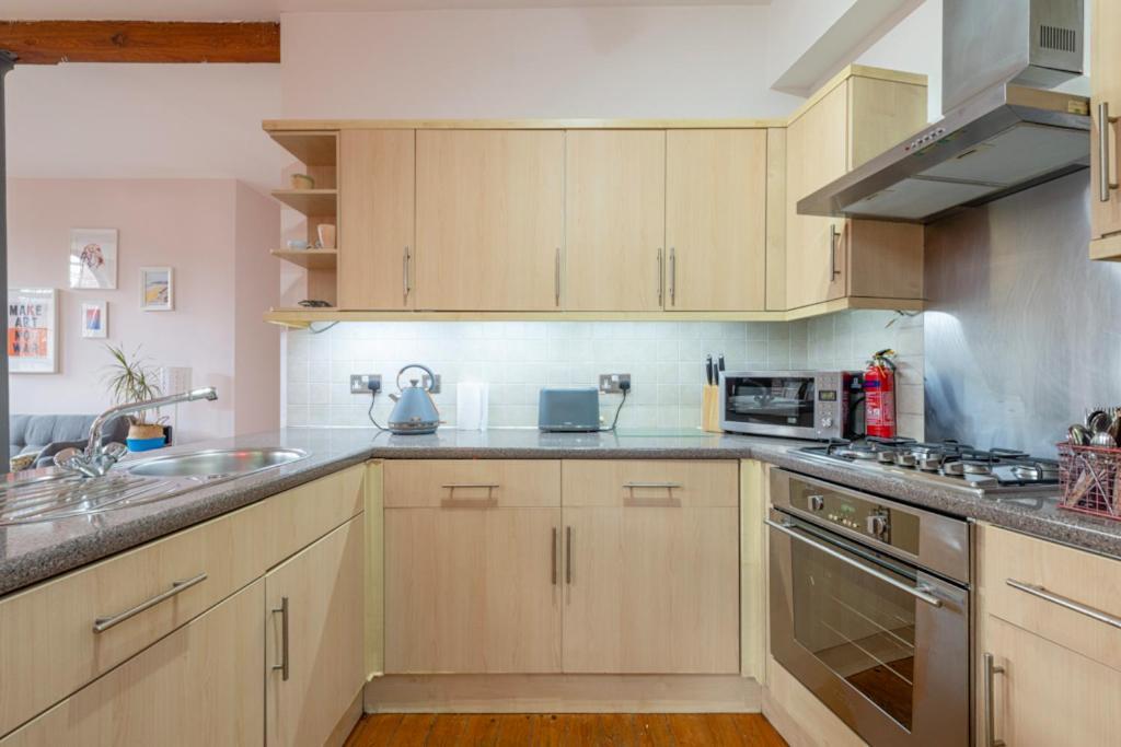 5 Mins Walk From Centre, Spacious City Apt, Open-Plan Nottingham Exterior foto